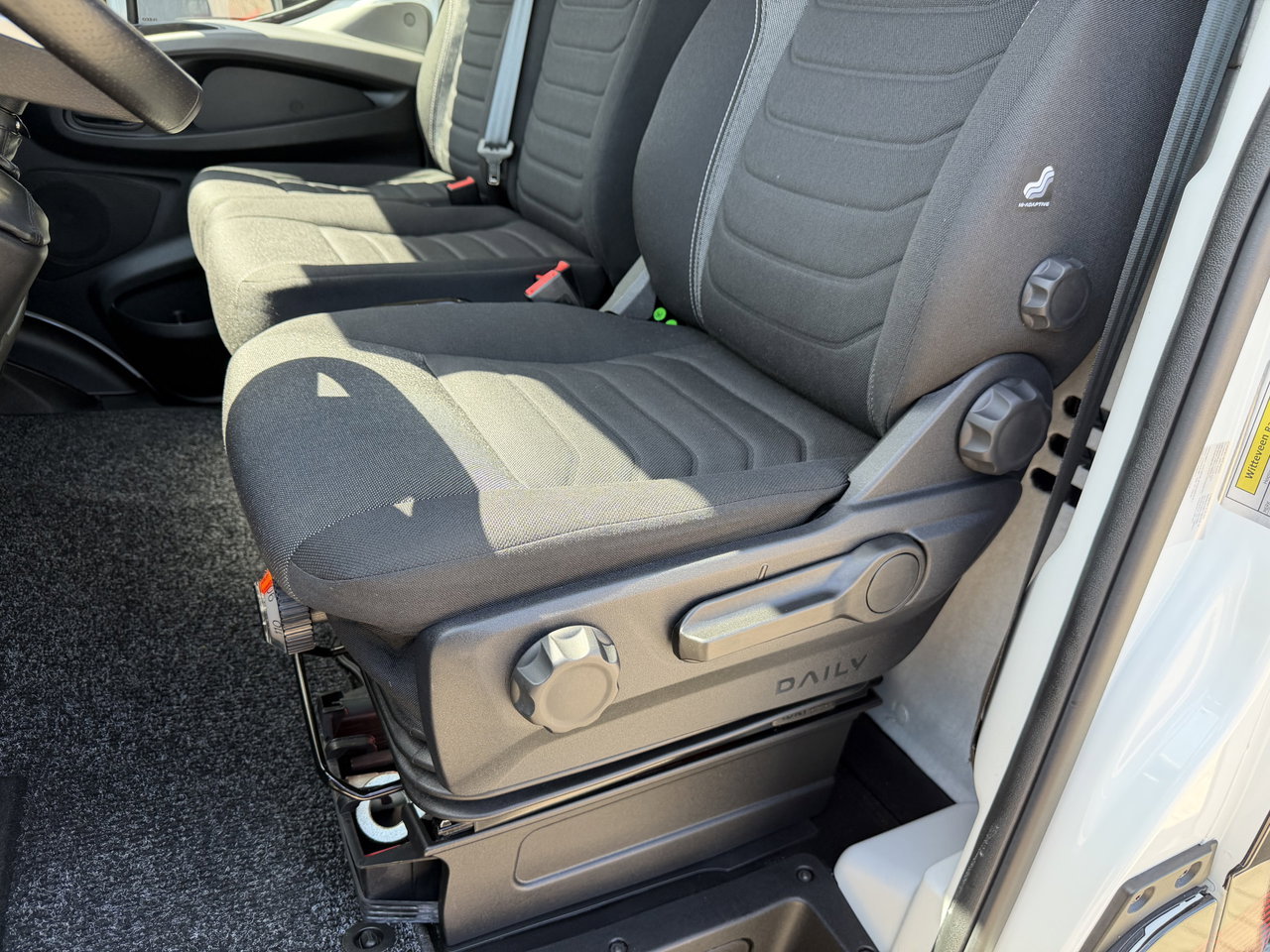 Iveco 40C18 3.0L Himatic automaat / oprijwagen / autoamb
