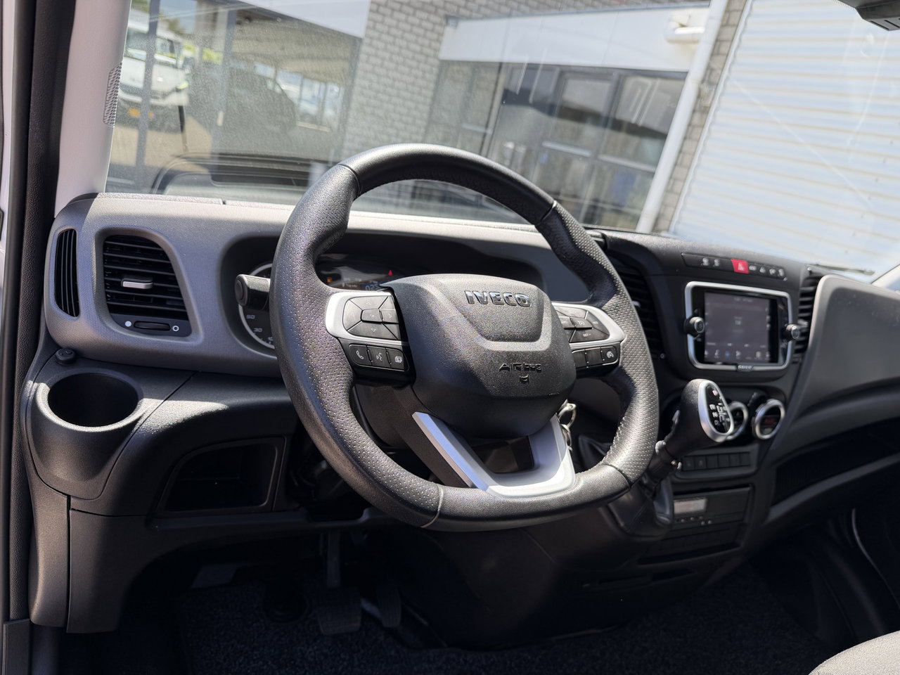 Iveco 40C18 3.0L Himatic automaat / oprijwagen / autoamb