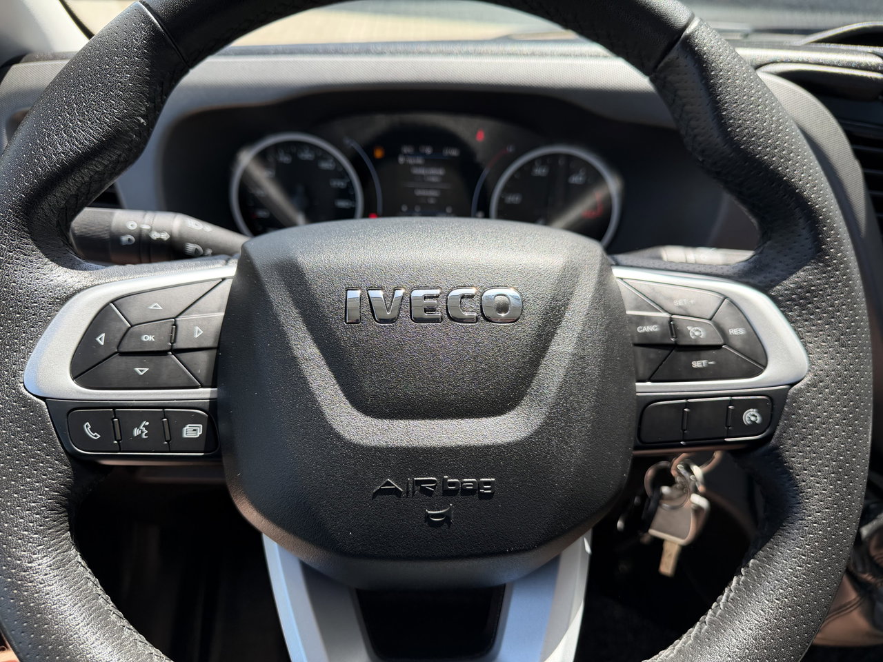 Iveco 40C18 3.0L Himatic automaat / oprijwagen / autoamb