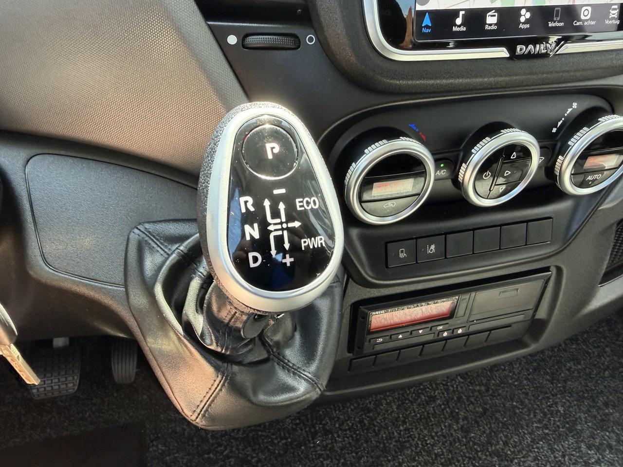 Iveco 40C18 3.0L Himatic automaat / oprijwagen / autoamb