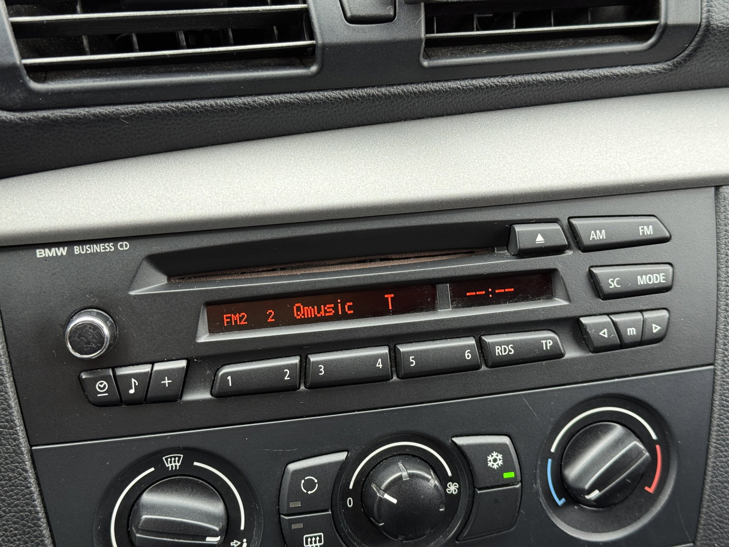 BMW 1-serie 116i Business Line | Handel / Export | Airconditioning | 5 Deurs | 17" Lichtmetalen Wielen |