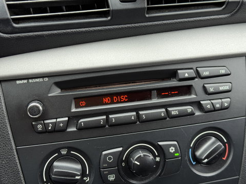 BMW 1-serie 116i Business Line | Handel / Export | Airconditioning | 5 Deurs | 17" Lichtmetalen Wielen |