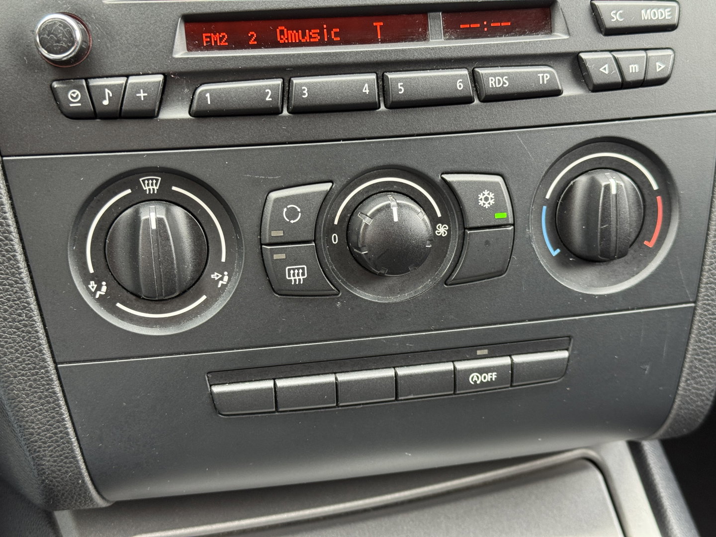 BMW 1-serie 116i Business Line | Handel / Export | Airconditioning | 5 Deurs | 17" Lichtmetalen Wielen |