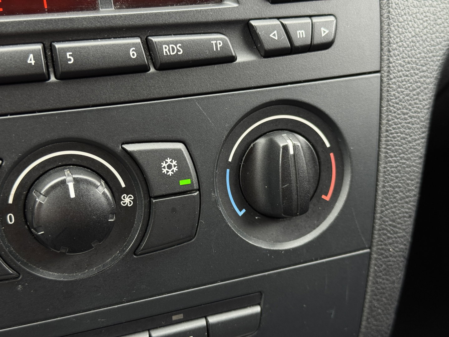 BMW 1-serie 116i Business Line | Handel / Export | Airconditioning | 5 Deurs | 17" Lichtmetalen Wielen |