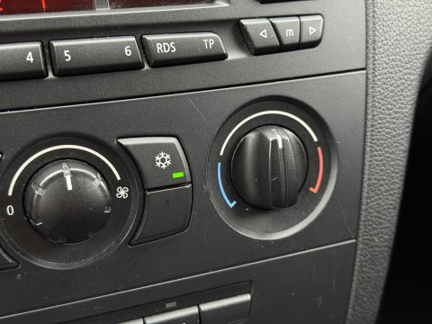 BMW 1-serie 116i Business Line | Handel / Export | Airconditioning | 5 Deurs | 17" Lichtmetalen Wielen |