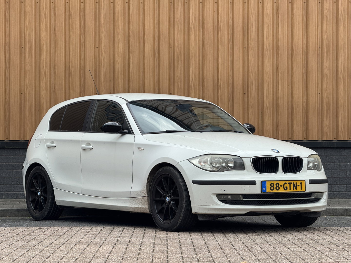 BMW 1-serie 116i Business Line | Handel / Export | Airconditioning | 5 Deurs | 17" Lichtmetalen Wielen |