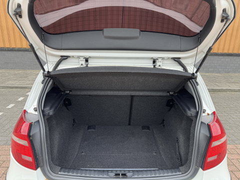 BMW 1-serie 116i Business Line | Handel / Export | Airconditioning | 5 Deurs | 17" Lichtmetalen Wielen |