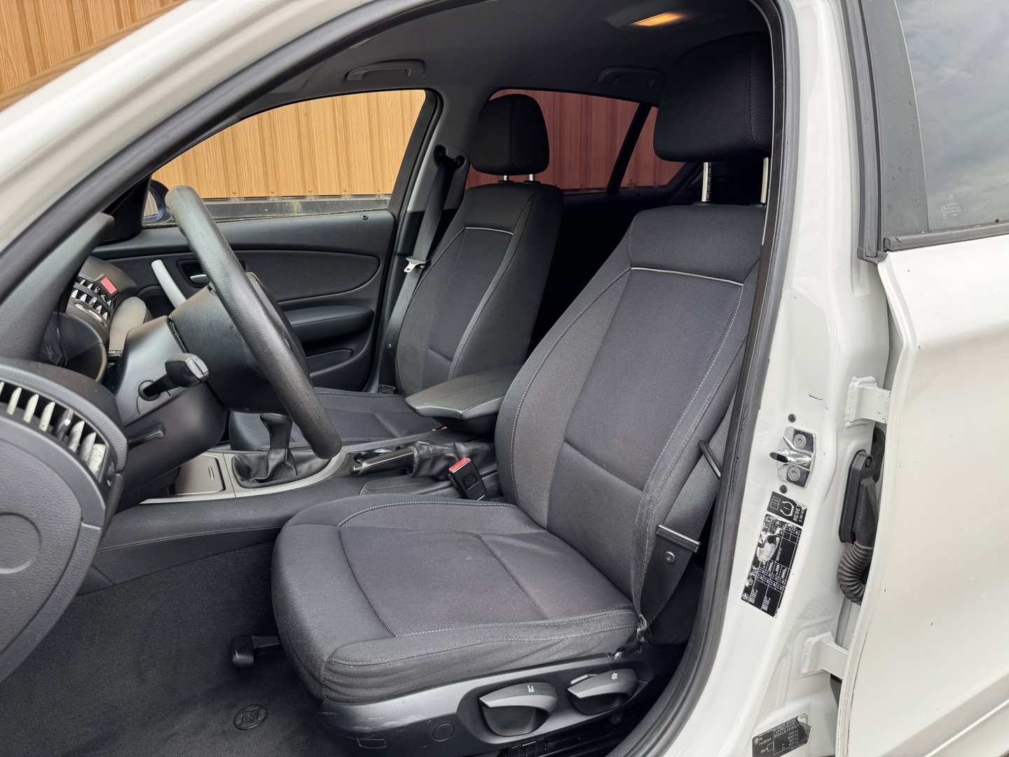 BMW 1-serie 116i Business Line | Handel / Export | Airconditioning | 5 Deurs | 17" Lichtmetalen Wielen |