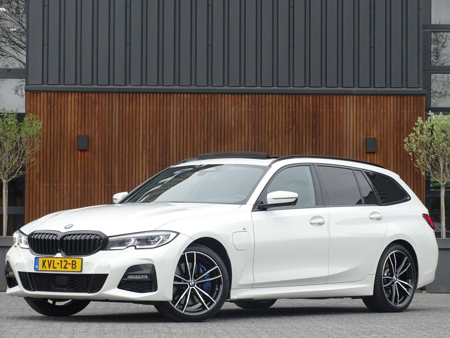 BMW 3 Serie touring 330e 292PK X-drive / M Sport / pano / Laser / BTW auto / 360°