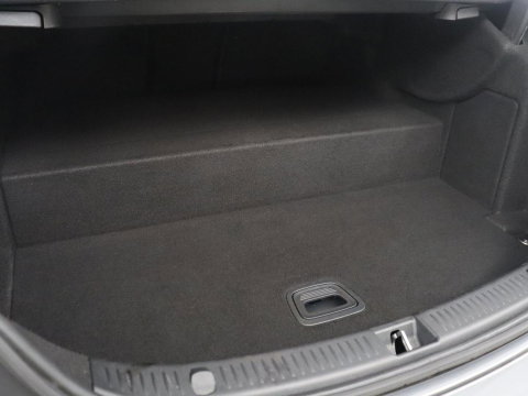 Mercedes-Benz E-Klasse 300 e AMG Line | SOH 88.4% | Panoramadak | Trekhaak | Leder | Burnmeister surround | Head up | 360 camera | Adaptive cruise | Carplay | Memory |