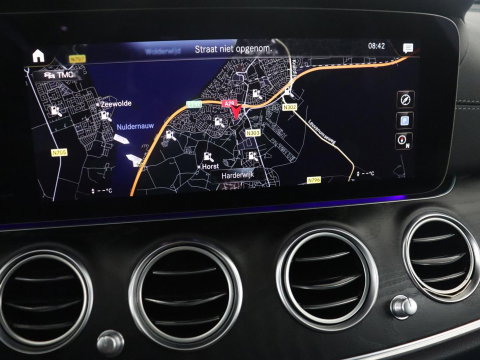 Mercedes-Benz E-Klasse 300 e AMG Line | SOH 88.4% | Panoramadak | Trekhaak | Leder | Burnmeister surround | Head up | 360 camera | Adaptive cruise | Carplay | Memory |
