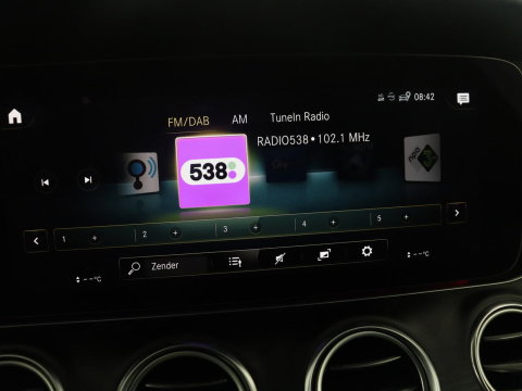 Mercedes-Benz E-Klasse 300 e AMG Line | SOH 88.4% | Panoramadak | Trekhaak | Leder | Burnmeister surround | Head up | 360 camera | Adaptive cruise | Carplay | Memory |