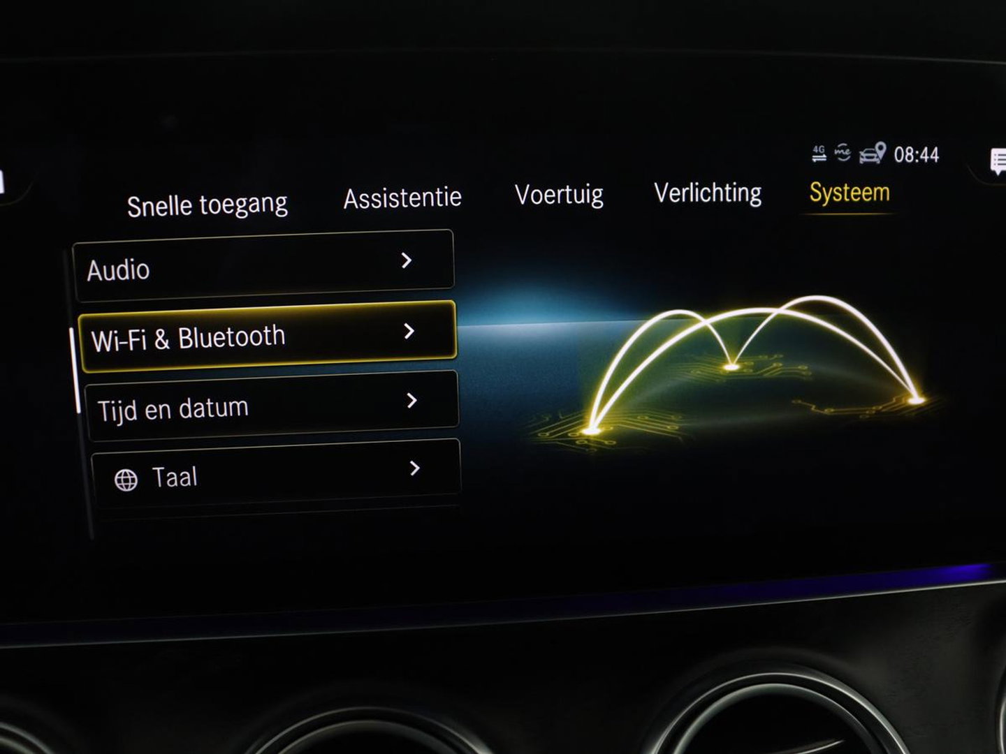 Mercedes-Benz E-Klasse 300 e AMG Line | SOH 88.4% | Panoramadak | Trekhaak | Leder | Burnmeister surround | Head up | 360 camera | Adaptive cruise | Carplay | Memory |