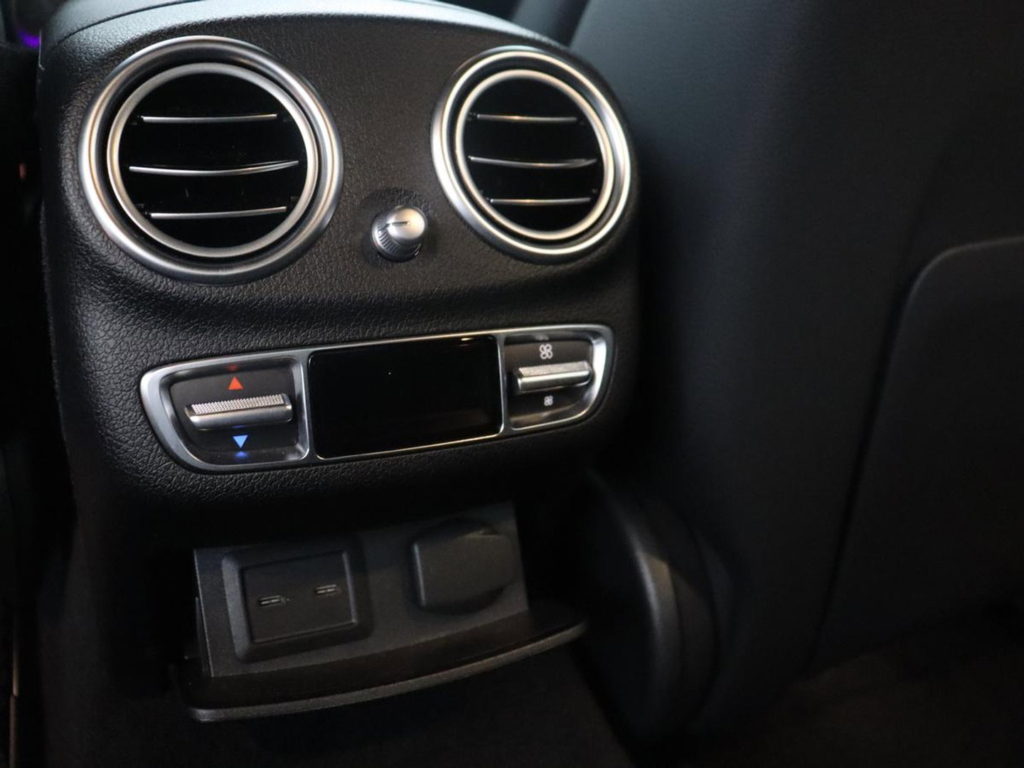 Mercedes-Benz E-Klasse 300 e AMG Line | SOH 88.4% | Panoramadak | Trekhaak | Leder | Burnmeister surround | Head up | 360 camera | Adaptive cruise | Carplay | Memory |