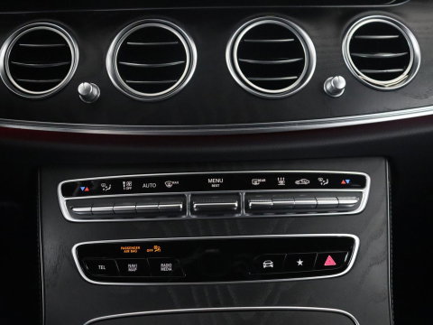 Mercedes-Benz E-Klasse 300 e AMG Line | SOH 88.4% | Panoramadak | Trekhaak | Leder | Burnmeister surround | Head up | 360 camera | Adaptive cruise | Carplay | Memory |
