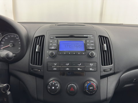 Hyundai I30 CW 1.6i Dynamic *AIRCO | COMFORT-SEATS | PDC | TOWBAR | 15''ALU*