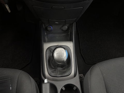 Hyundai I30 CW 1.6i Dynamic *AIRCO | COMFORT-SEATS | PDC | TOWBAR | 15''ALU*