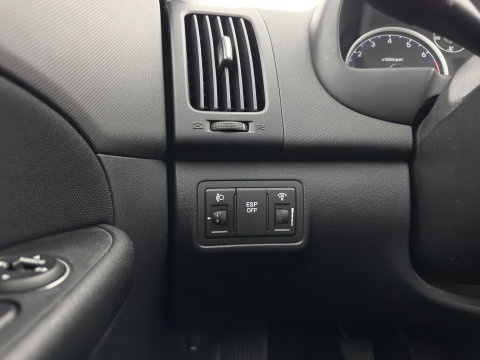 Hyundai I30 CW 1.6i Dynamic *AIRCO | COMFORT-SEATS | PDC | TOWBAR | 15''ALU*