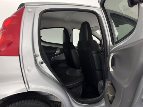 Peugeot 107 1.0-12V Black & Silver *AIRCO | COMFORT-SEATS | RADIO-CD | PRIVACY-GLASS | 14''ALU*