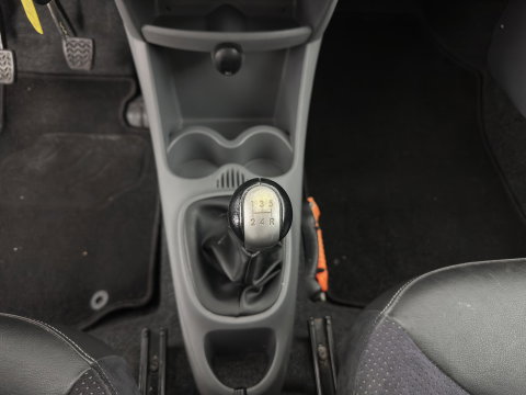 Peugeot 107 1.0-12V Black & Silver *AIRCO | COMFORT-SEATS | RADIO-CD | PRIVACY-GLASS | 14''ALU*