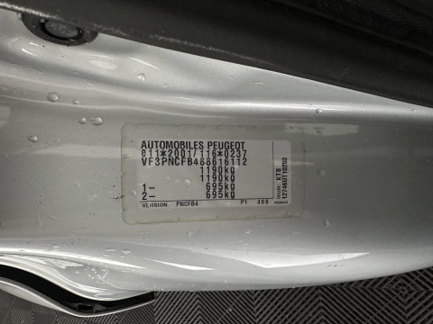 Peugeot 107 1.0-12V Black & Silver *AIRCO | COMFORT-SEATS | RADIO-CD | PRIVACY-GLASS | 14''ALU*
