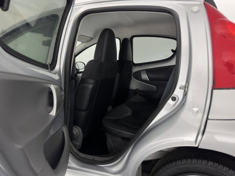 Peugeot 107 1.0-12V Black & Silver *AIRCO | COMFORT-SEATS | RADIO-CD | PRIVACY-GLASS | 14''ALU*