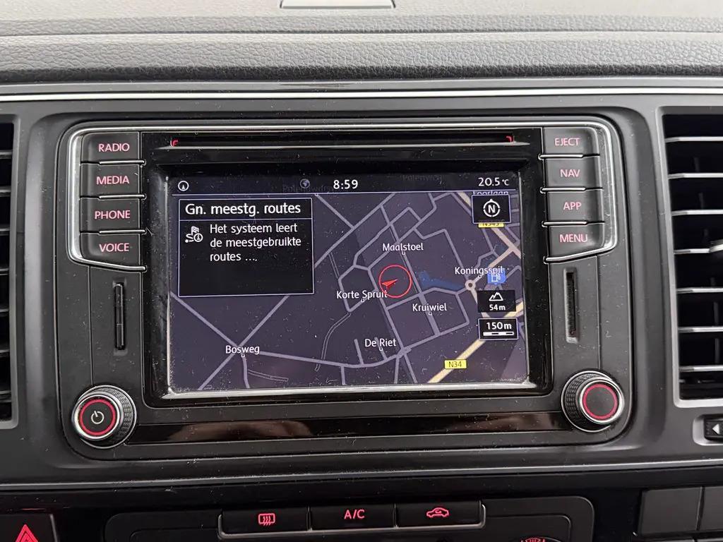 Volkswagen Transporter 2.0 TDI L2H1 DC Highline DSG CarPlay ACC