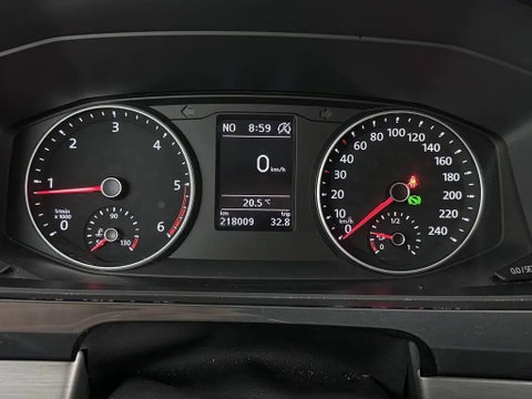 Volkswagen Transporter 2.0 TDI L2H1 DC Highline DSG CarPlay ACC