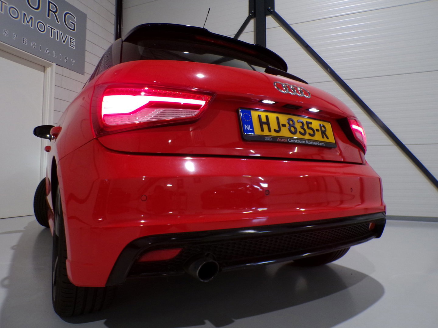 Audi A1 Sportback 1.0 TFSI S-Line "Origineel NL!" 2x S Line Xenon-LED Parkeersensoren Bose 18"Velgen Navigatie Bluetooth Cruise