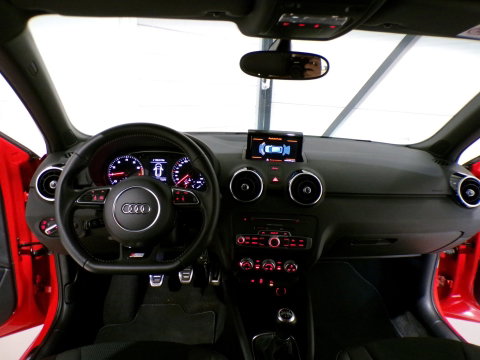 Audi A1 Sportback 1.0 TFSI S-Line "Origineel NL!" 2x S Line Xenon-LED Parkeersensoren Bose 18"Velgen Navigatie Bluetooth Cruise