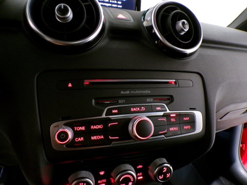 Audi A1 Sportback 1.0 TFSI S-Line "Origineel NL!" 2x S Line Xenon-LED Parkeersensoren Bose 18"Velgen Navigatie Bluetooth Cruise