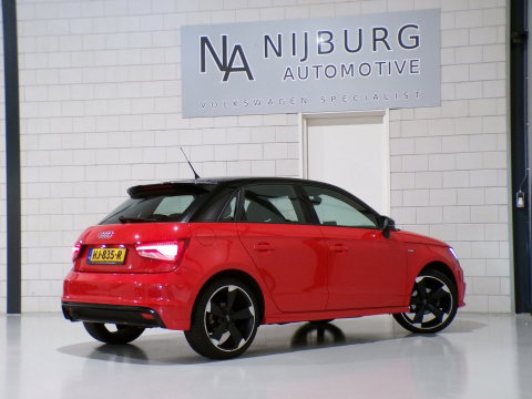 Audi A1 Sportback 1.0 TFSI S-Line "Origineel NL!" 2x S Line Xenon-LED Parkeersensoren Bose 18"Velgen Navigatie Bluetooth Cruise