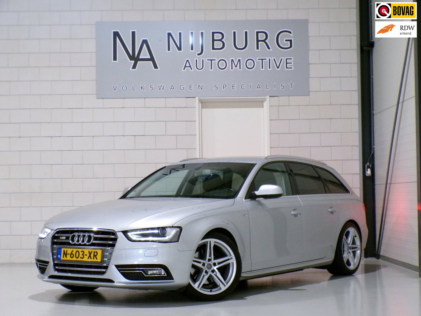 Audi A4 Avant 1.8 TFSI S-Line Edition Trekhaak Stoelverwarming Xenon-LED Bluetooth Parkeersensoren Navigatie Cruise-control
