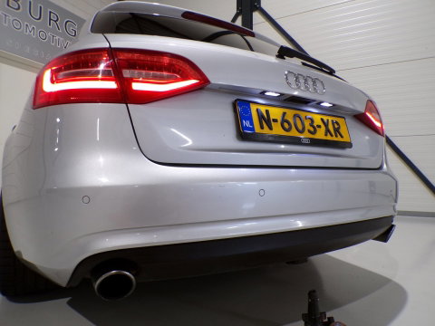 Audi A4 Avant 1.8 TFSI S-Line Edition Trekhaak Stoelverwarming Xenon-LED Bluetooth Parkeersensoren Navigatie Cruise-control