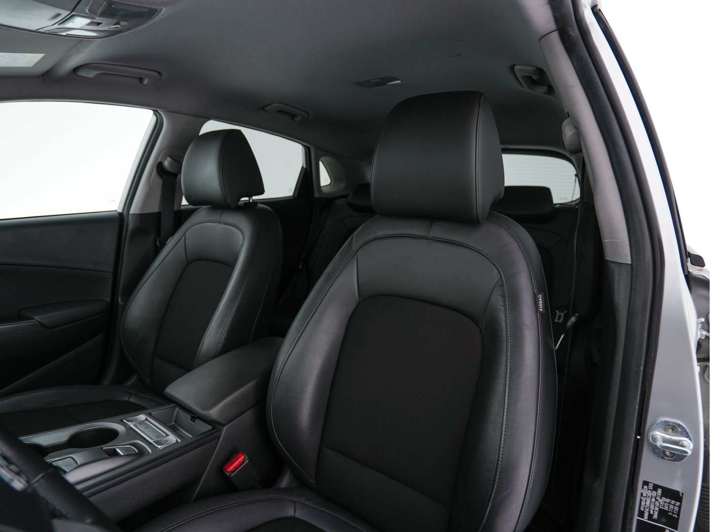 Hyundai KONA EV Fashion 64 kWh (3-Fase) {SOH-100%} (INCL-BTW)  Aut * HEATPUMP | NAVI-FULLMAP | LEATHER-FABRIC | KEYLESS | CAMERA | DAB | ECC | ADAPTIVE-CRUISE | LANE-ASSIST | HEATED-SEATS | PRIVACY-GLASS | HEAD-UP | SHIFTPADDLES | 17"ALU*