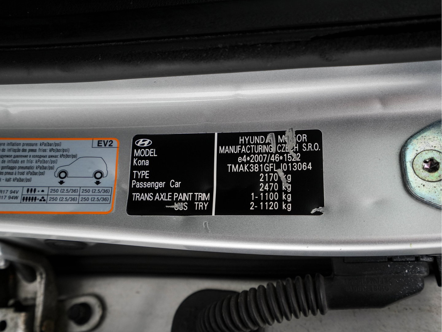 Hyundai KONA EV Fashion 64 kWh (3-Fase) {SOH-100%} (INCL-BTW)  Aut * HEATPUMP | NAVI-FULLMAP | LEATHER-FABRIC | KEYLESS | CAMERA | DAB | ECC | ADAPTIVE-CRUISE | LANE-ASSIST | HEATED-SEATS | PRIVACY-GLASS | HEAD-UP | SHIFTPADDLES | 17"ALU*