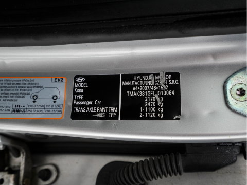 Hyundai KONA EV Fashion 64 kWh (3-Fase) {SOH-100%} (INCL-BTW)  Aut * HEATPUMP | NAVI-FULLMAP | LEATHER-FABRIC | KEYLESS | CAMERA | DAB | ECC | PDC | ADAPTIVE-CRUISE | LANE-ASSIST | HEATED SEATS | PRIVACY-GLASS | HEAD-UP | SHIFT-PADDLES | 17"A