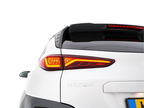 Hyundai KONA EV Fashion 64 kWh (3-Fase) {SOH-100%} (INCL-BTW)  Aut * HEATPUMP | NAVI-FULLMAP | LEATHER-FABRIC | KEYLESS | CAMERA | DAB | ECC | PDC | ADAPTIVE-CRUISE | LANE-ASSIST | HEATED SEATS | PRIVACY-GLASS | HEAD-UP | SHIFT-PADDLES | 17"A