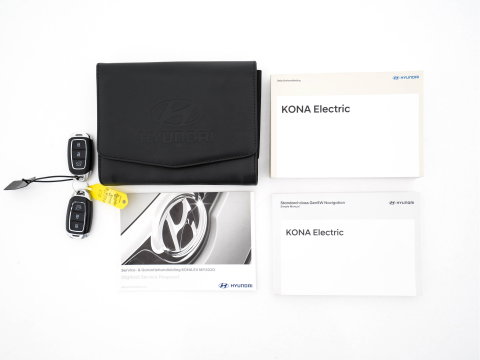 Hyundai KONA EV Fashion 64 kWh (3-Fase) {SOH-100%} (INCL-BTW)  Aut * HEATPUMP | NAVI-FULLMAP | LEATHER-FABRIC | KEYLESS | CAMERA | DAB | ECC | PDC | ADAPTIVE-CRUISE | LANE-ASSIST | HEATED SEATS | PRIVACY-GLASS | HEAD-UP | SHIFT-PADDLES | 17"A