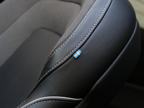 Volvo XC60 T8 R-DESIGN/ PANORAMADAK/ 360° CAMERA/ HEAD-UP/ H&K AUDIO/ TREKHAAK