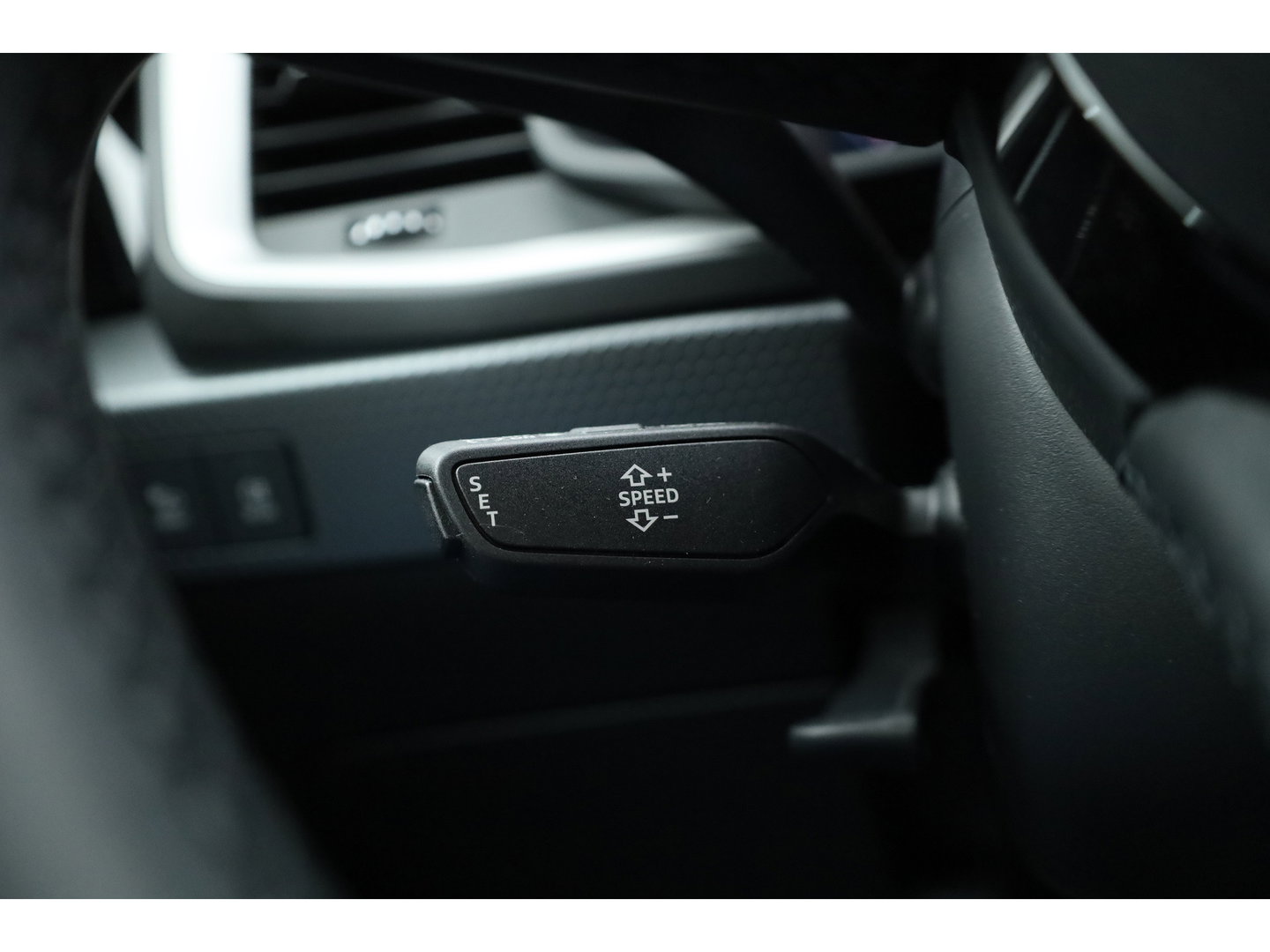 Audi A1 Sportback 30 Tfsi S-Line | Arrow Gray | | Rijklaar! | Cruise Control | Camera + PDC A | Stoelverw. | Keyless | Apple CarPlay | 17''