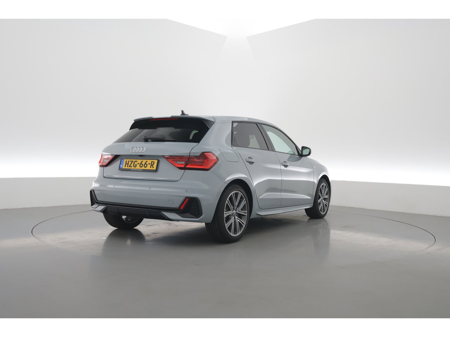 Audi A1 Sportback 30 Tfsi S-Line | Arrow Gray | | Rijklaar! | Cruise Control | Camera + PDC A | Stoelverw. | Keyless | Apple CarPlay | 17''