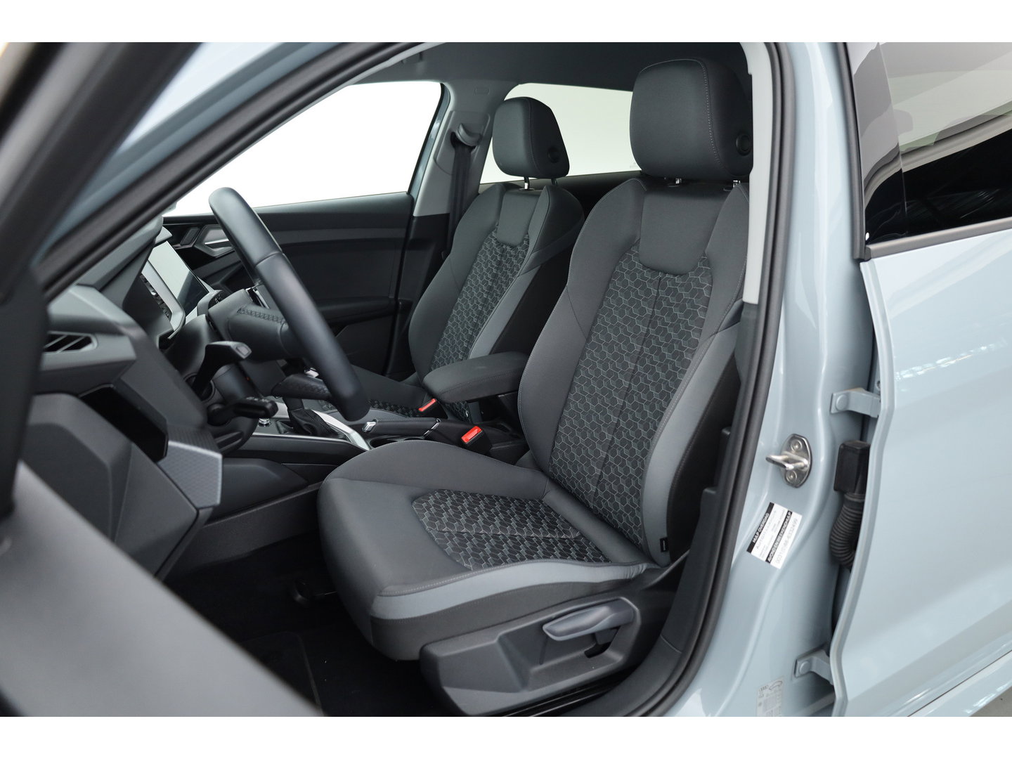 Audi A1 Sportback 30 Tfsi S-Line | Arrow Gray | | Rijklaar! | Cruise Control | Camera + PDC A | Stoelverw. | Keyless | Apple CarPlay | 17''