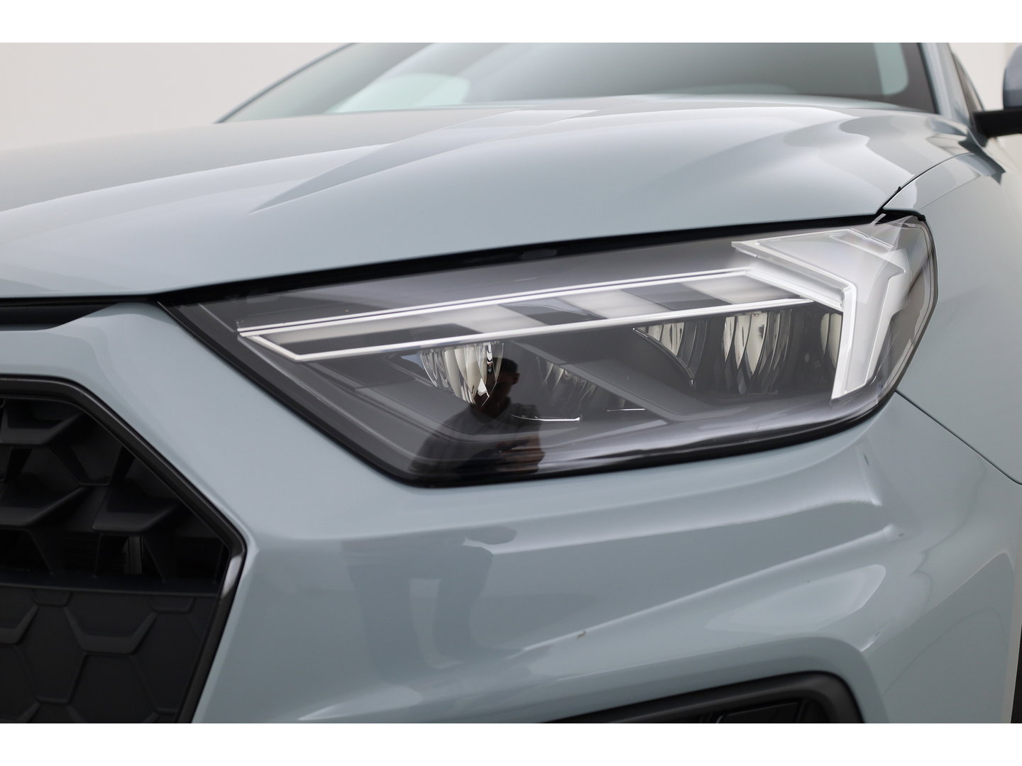 Audi A1 Sportback 30 Tfsi S-Line | Arrow Gray | | Rijklaar! | Cruise Control | Camera + PDC A | Stoelverw. | Keyless | Apple CarPlay | 17''