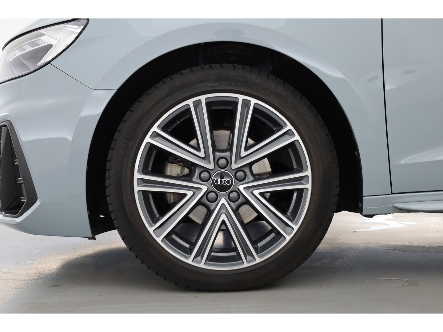 Audi A1 Sportback 30 Tfsi S-Line | Arrow Gray | | Rijklaar! | Cruise Control | Camera + PDC A | Stoelverw. | Keyless | Apple CarPlay | 17''