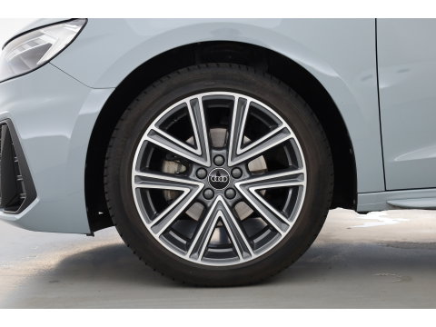 Audi A1 Sportback 30 Tfsi S-Line | Arrow Gray | | Rijklaar! | Cruise Control | Camera + PDC A | Stoelverw. | Keyless | Apple CarPlay | 17''