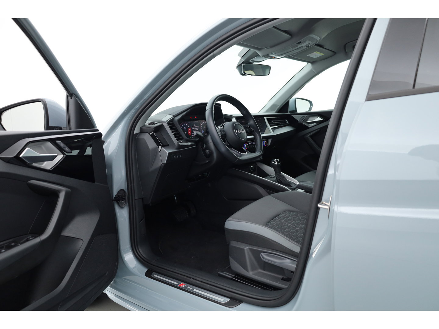 Audi A1 Sportback 30 Tfsi S-Line | Arrow Gray | | Rijklaar! | Cruise Control | Camera + PDC A | Stoelverw. | Keyless | Apple CarPlay | 17''