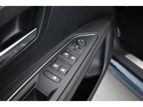 Peugeot 3008 1.6 HYbrid 225 GT | Rijklaar! | Pano | Adapt. Cruise | Camera + PDC | Keyless | Navi | Apple CarPlay | Dodehoek