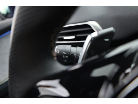 Peugeot 3008 1.6 HYbrid 225 GT | Rijklaar! | Pano | Adapt. Cruise | Camera + PDC | Keyless | Navi | Apple CarPlay | Dodehoek