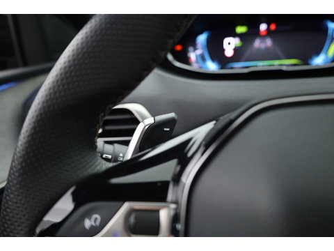 Peugeot 3008 1.6 HYbrid 225 GT | Rijklaar! | Pano | Adapt. Cruise | Camera + PDC | Keyless | Navi | Apple CarPlay | Dodehoek